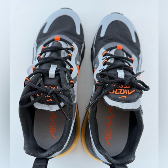 Nike AirMax 270 React - Picture 2 of 8